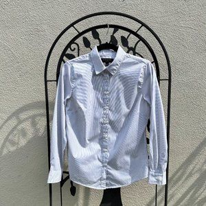 Banana Republic Women's Tailored Fit, Button Down Shirt, Pinstripe, Size 6